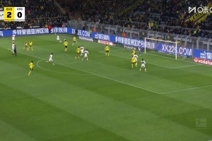 翁達(dá)夫背身接球外腳背撥射破門得手，斯圖加特扳回一球