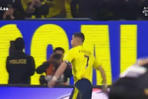 看爽！多角度回顧40歲C羅今晨精彩倒鉤