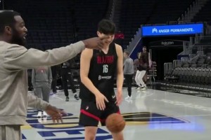 文化輸出？開拓者黑人助教管楊瀚森叫“大頭”