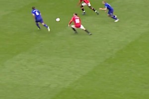 魯尼在曼聯(lián)時(shí)期，面對(duì)埃弗頓的精彩進(jìn)球