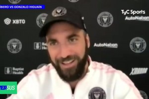 伊瓜因22年6月采訪：我應該是最了解梅西C羅的人了吧，我選梅西！