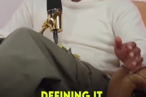 這情商我給十分！韋德：?jiǎn)痰な俏铱催^GOAT，而老詹是我親眼見過的GOAT