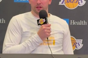 東契奇：NBA杯很不錯，但就是地板非?；?，很危險！