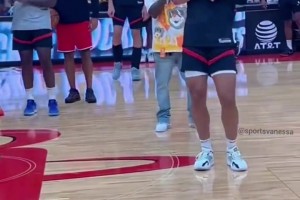 重溫下火箭龍哥妖嬈的舞姿????不敢想狄龍沒(méi)走這火箭得多嚇人