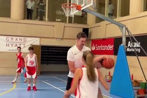 坎寧安：個人榮譽(yù)會來，但本季最重要的是帶活塞沖擊總冠軍...