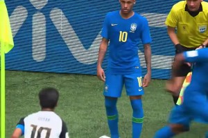 百看不厭！內(nèi)馬爾世界杯經(jīng)典的彩虹過(guò)人！無(wú)法被束縛的巴西精靈！