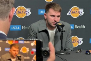 獨(dú)行俠前輩寄語(yǔ)！東契奇：弗拉格身為狀元，肩負(fù)重任，他會(huì)成為一名偉大的球員