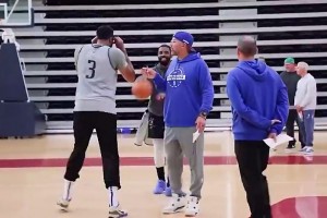 嚇一跳！歐文此前訓(xùn)練時(shí)想和濃眉單挑，被基德及時(shí)制止