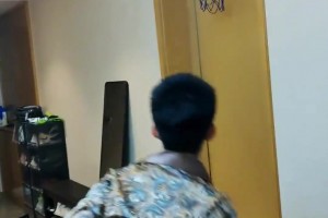 這個(gè)真牛X！小伙在家模仿喬丹經(jīng)典招式，真是有模有樣??！
