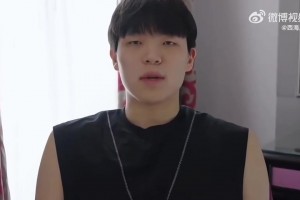 要不要考慮換個新發(fā)型??楊瀚森隔空在線為青島男籃新賽季加油！