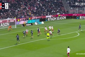 錯(cuò)失絕殺！姆巴佩最后時(shí)刻兜射偏出立柱