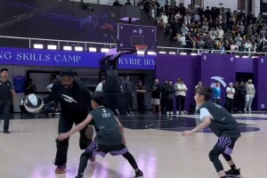 造歐文進攻犯規(guī)的球員兄弟們見過嘛？