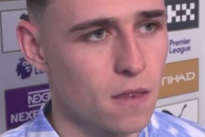 瓜迪奧拉說你進(jìn)球時(shí)的觸球讓他想起了梅西？福登：真是太棒了~