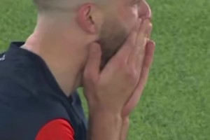 這就是足球！維京時(shí)隔34年再奪挪超冠軍，隊(duì)長熱淚盈眶