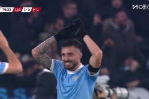 拉齊奧第80分鐘攻破米蘭！扎卡尼接角球甩頭攻門(mén)得手！