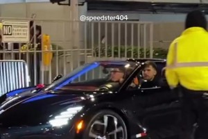 東契奇開的這輛敞篷布加迪真帥啊，這得花東子幾個月工資??？??