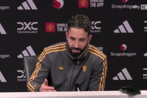 阿莫林激動(dòng)地為自己沒(méi)有讓梅努上場(chǎng)辯護(hù)道：這是我的決定??！