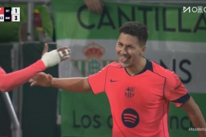 攻入巴薩生涯首球！巴德吉禁區(qū)內(nèi)爆射近角破門！巴薩3-1貝蒂斯！