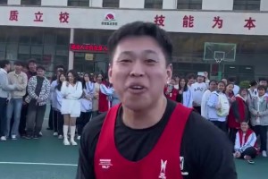 不是哥們，你打球真像詹姆斯啊！