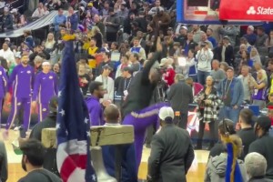 即將41歲的老詹有多能蹦？這彈跳，兒子布朗尼看了都羨慕??