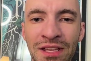 拓記：楊瀚森上半場(chǎng)防守伊迪力不從心，下半場(chǎng)冷靜和自信多了！