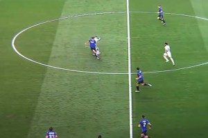 按不住?。W冠單場過人16次的內(nèi)馬爾！可惜沒帶射門靴??！