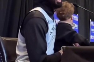 談最想合作的NBA球員 濃眉脫口而出：科比?。? >
                                        </div>
                                    </div>
                                                                        <div   id=