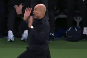 有點(diǎn)魔性??！與皇馬一戰(zhàn)，瓜迪奧拉在場(chǎng)邊手舞足蹈指揮